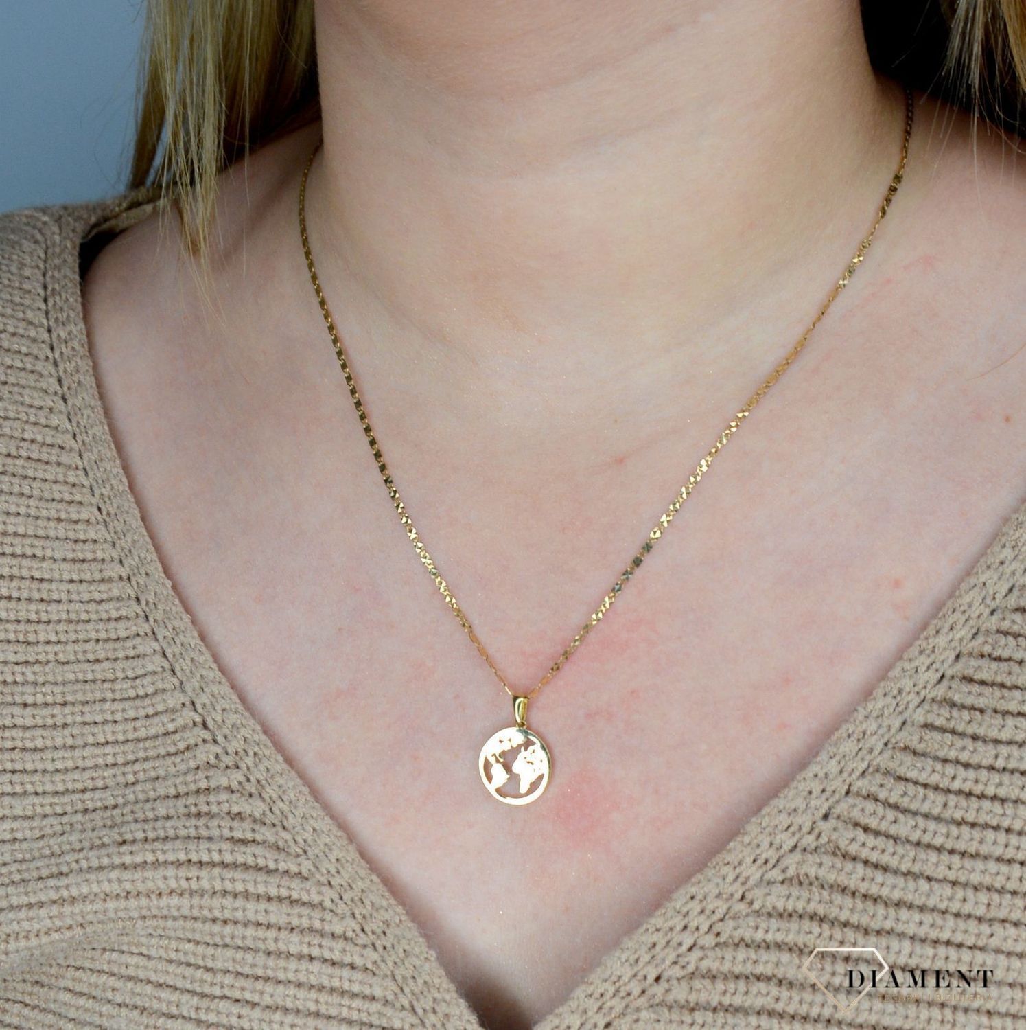 Złoty łańcuszek 585 o szerokości 2,8 mm Nowoczesny łańcuszek o nowoczesnym splocie, wykonany z żółtego złota próby 585 o wadze około 2,98 g..jpg